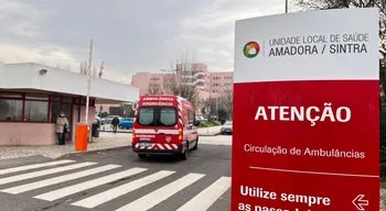 Enfermeiros do hospital Amadora-Sintra entregam declaração de escusa de responsabilidade