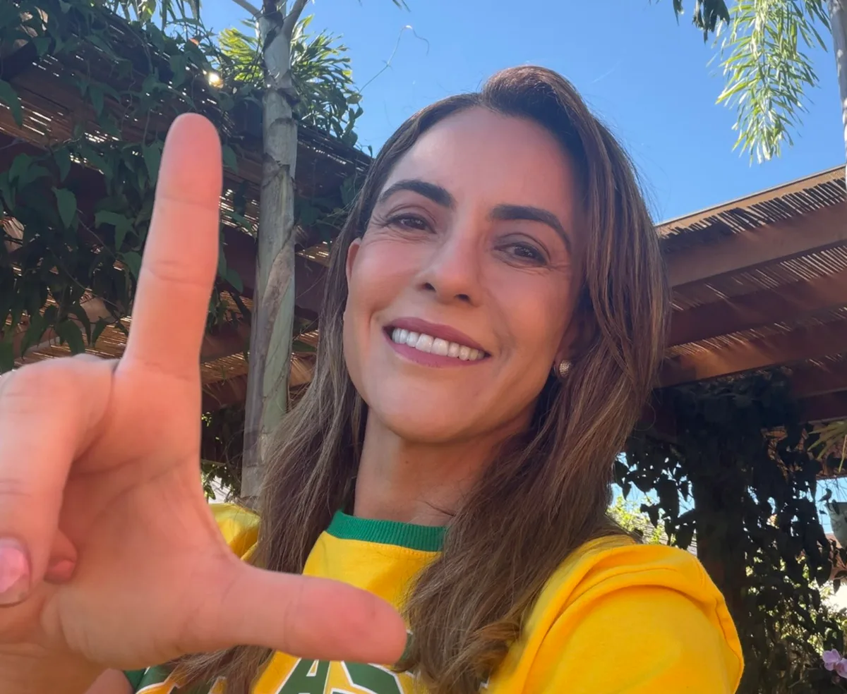Soraya faz o L