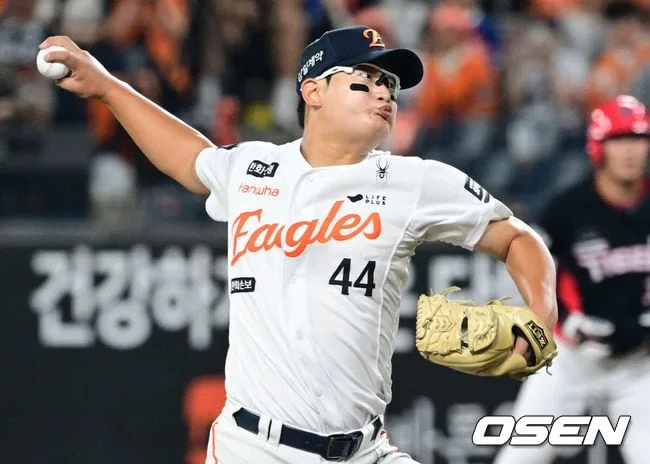 "실점했지만 나쁘지 않았다" 105일 만에 복귀, 왜 김서현 긍정 평가일까...김경문 "오늘도 던질 수 있다"