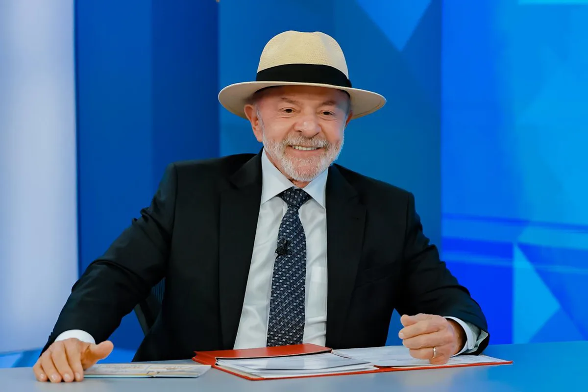 AtlasIntel: Lula lidera 2º turno contra Flávio Bolsonaro com 47,1% das intenções de voto