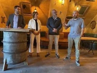 « Ce genre d’événement fait du mal à la profession » : cette tournée des bars géante fait polémique à Angers