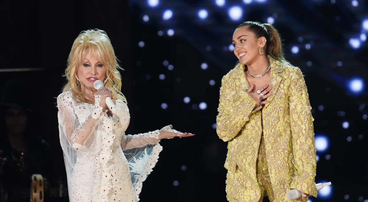 Miley Cyrus Tearfully Remembers Dolly Parton At Hollywood Bowl Concert, Performs ‘Jolene’