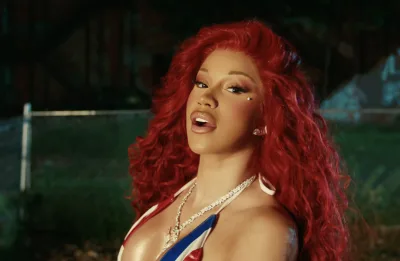 Cardi B exalta mulheres trans, cultura latina e as periferias de Nova York em novo clipe