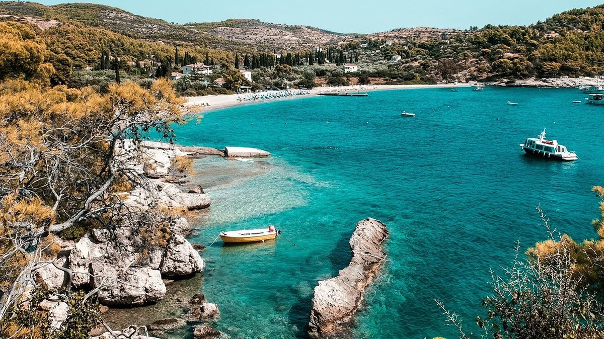 Nesta ilha grega pouco conhecida não há carros (mas há praias paradisíacas)
