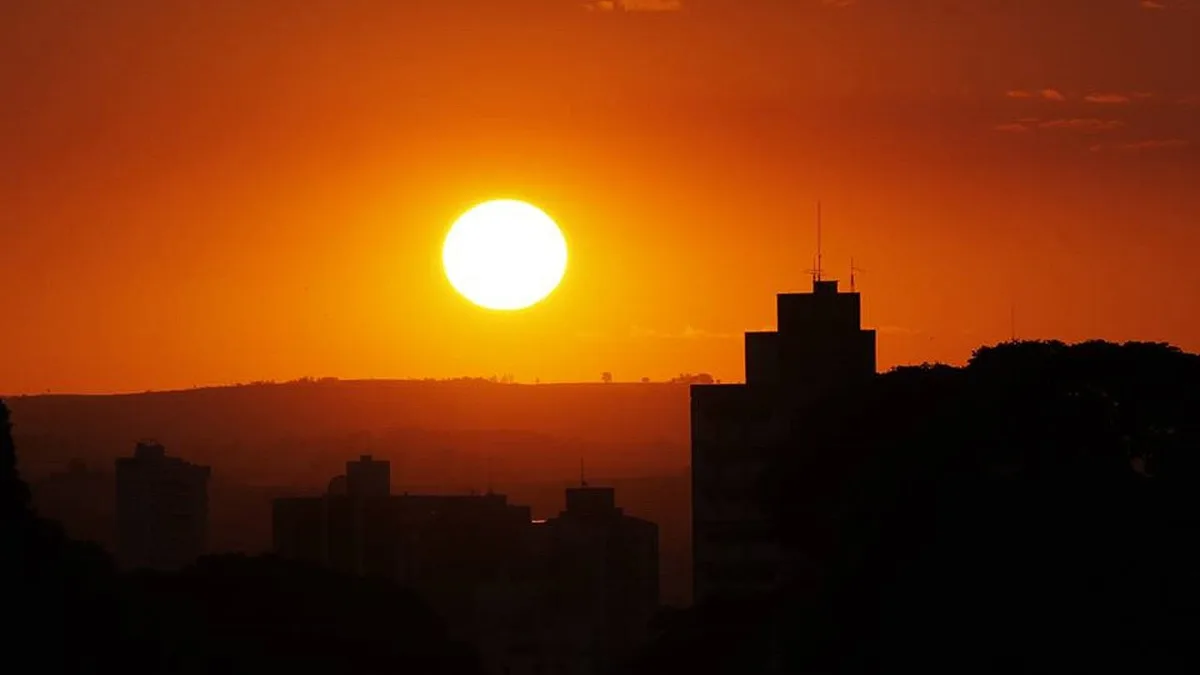 Quinta-feira de extremos: Calor até 42 ºC, poeiras do Saara e possibilidade de chuva de lama