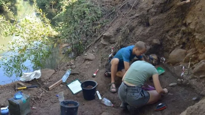 Un diente de elefante de 700.000 años revela cómo era el refugio de los primeros humanos