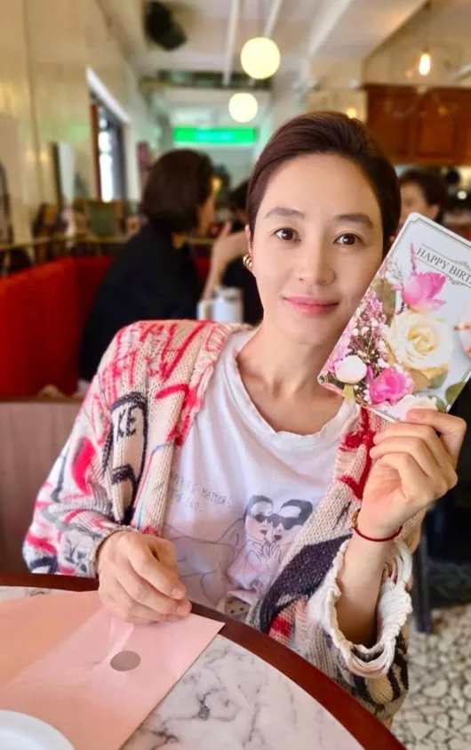 120억 건물주라고? 김혜수, 소멸직전 얼굴크기 더 놀라워