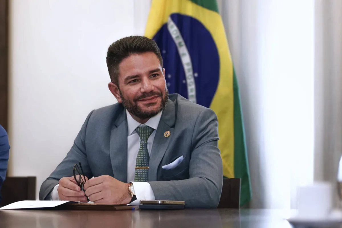 MP pede impugnação da candidatura de ex-governador do Acre ao Senado