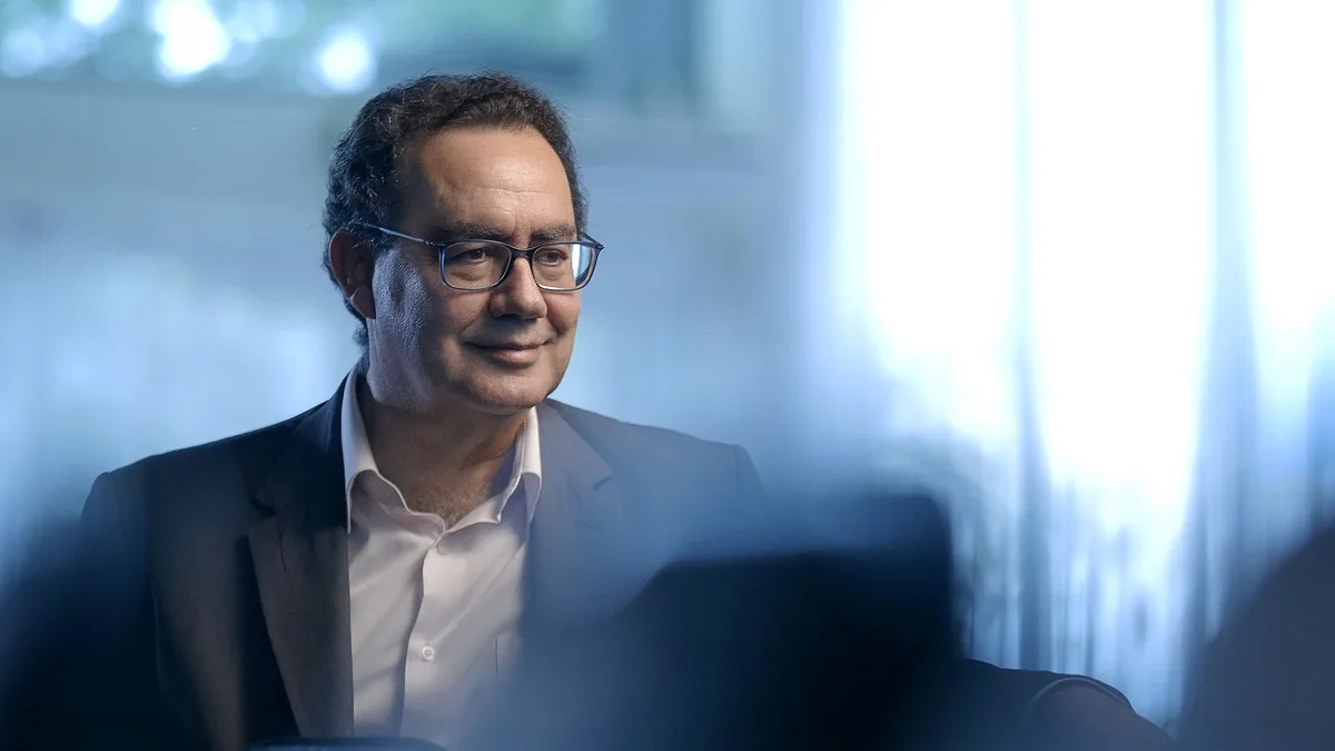 Adversários monitoram ‘com preocupação’ o fenômeno Augusto Cury nas redes sociais após crescimento de candidato no digital