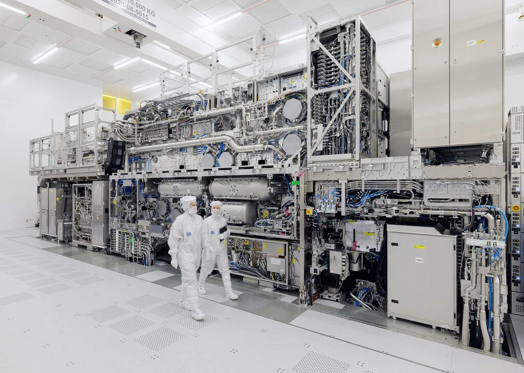 High-NA EUV todavía está llegando a las fábricas. ASML y Zeiss ya tienen un nombre para lo siguiente: Hyper-NA