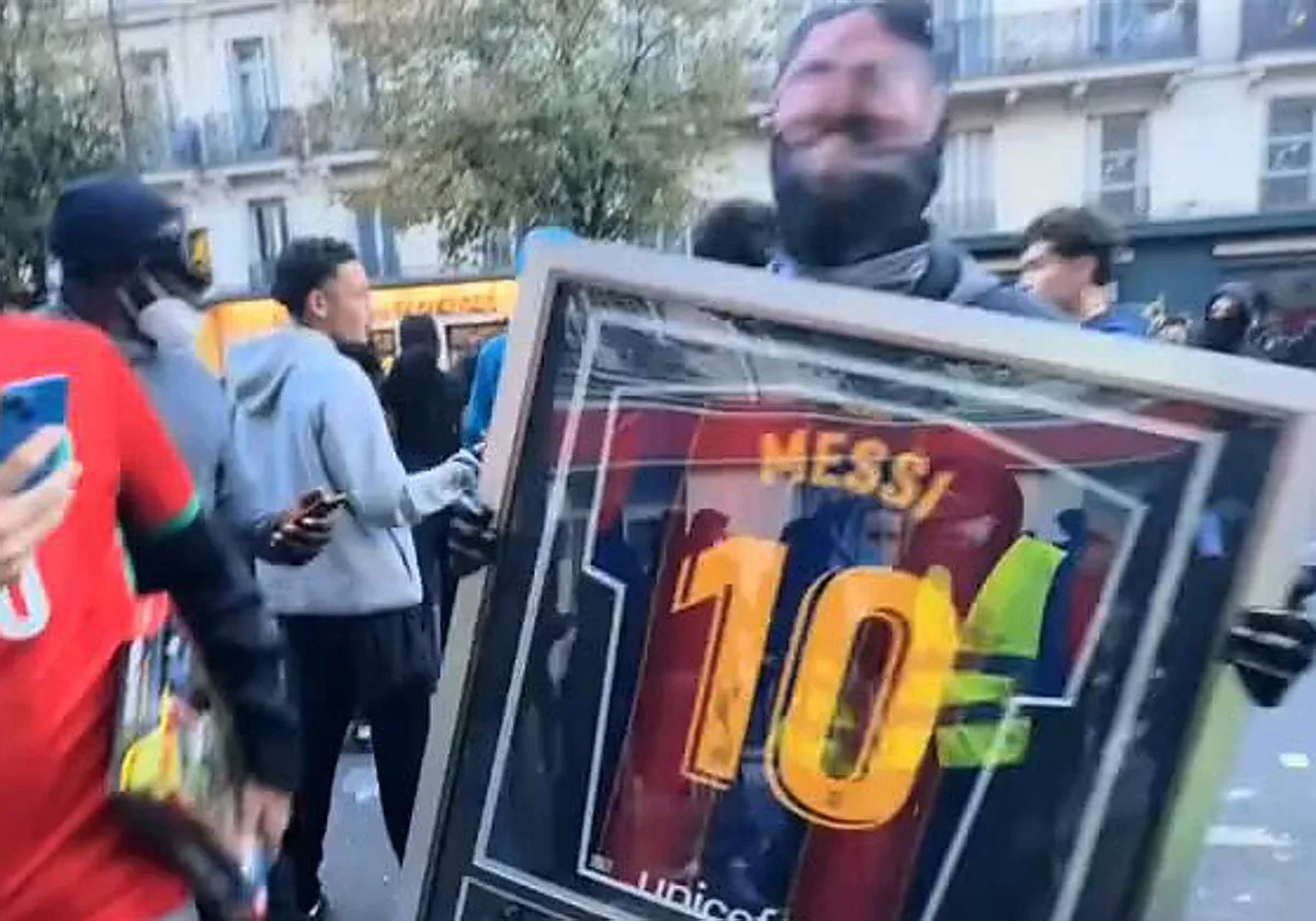 Roban una camiseta y un brazalete de colección firmados por Messi durante los salvajes saqueos de Francia
