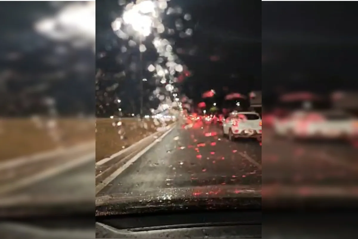 Após 58 dias de seca, regiões do DF registram chuva neste sábado
