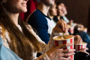 Remessas ao exterior pela exploração de filmes estrangeiros pagam 15% de IR