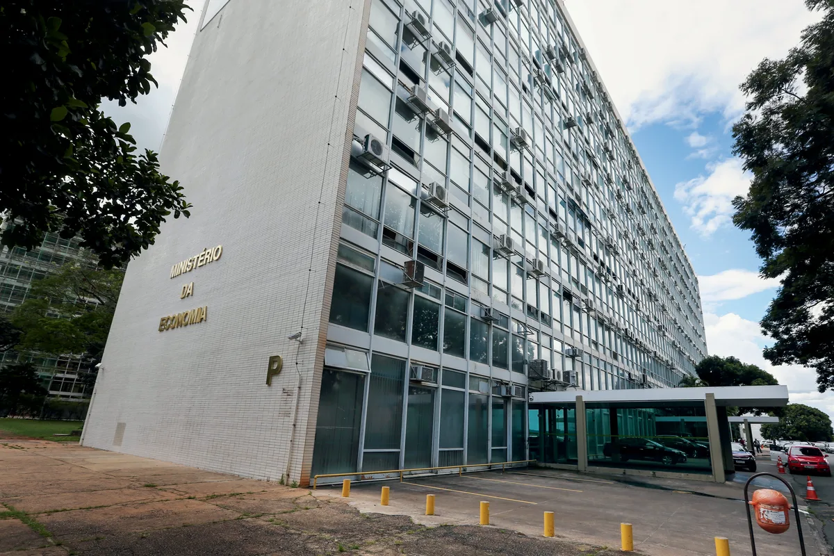 Quatro em cada dez empresas ainda não se adequaram totalmente à Reforma Tributária
