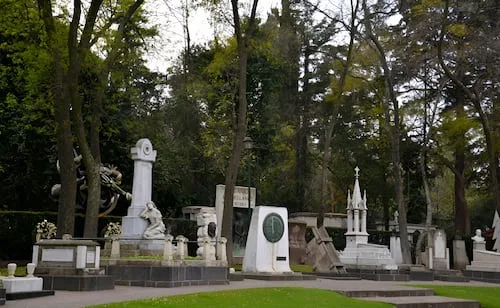 Vive una noche de cine de terror en el Panteón de Dolores