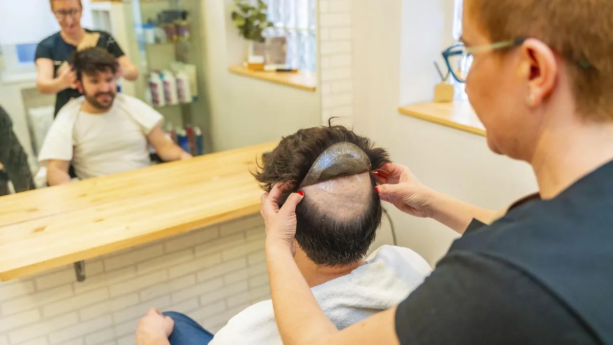 Mann, war da mal Haar da?: Mit diesen Mitteln können Männer ihre Haare retten - oder dazu stehen
