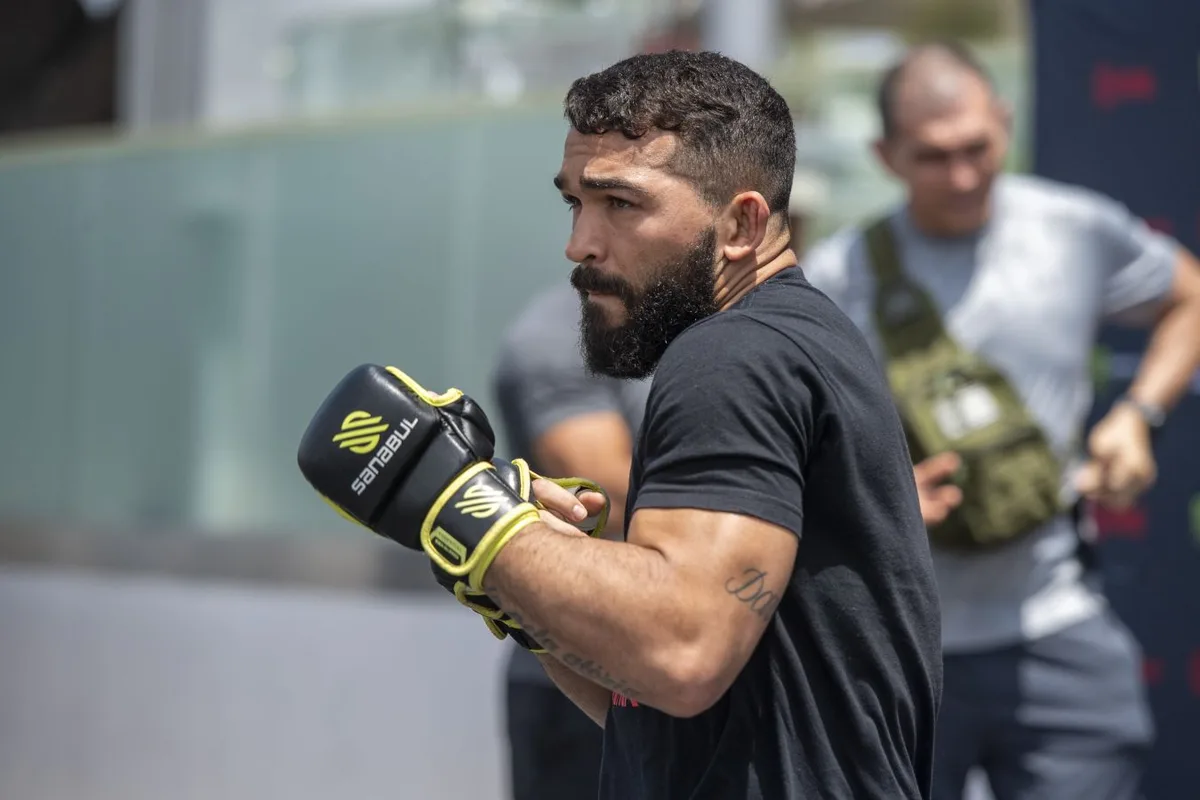 Патрисио Фрейре нокатиуровал Ту Хо Чхве на UFC 331