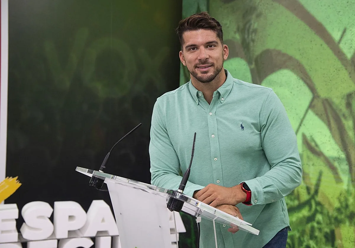 El campeón olímpico Cristian Toro jura su cargo como concejal de Vox en el Ayuntamiento de Madrid