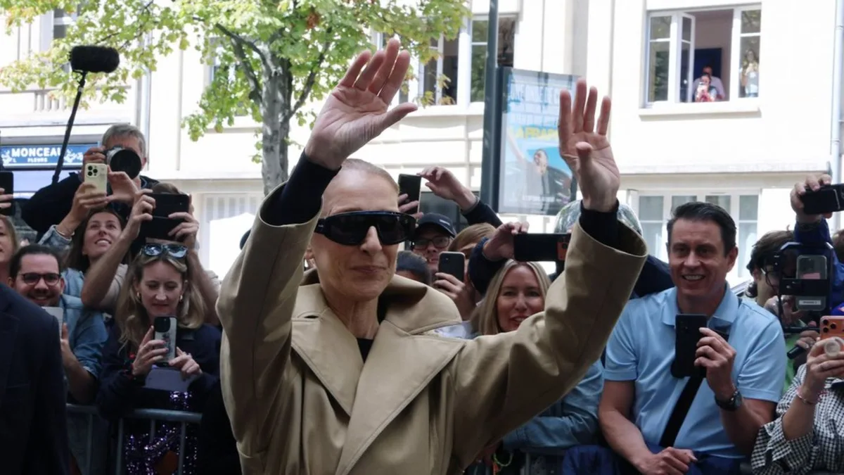 Seltener Auftritt von Céline Dion: Sängerin zeigt sich in Paris