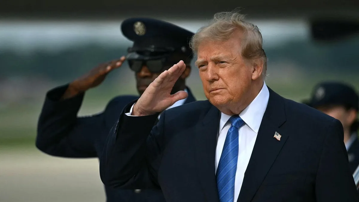 Entwurf für US-Space-Force: Regisseur von „Starship Troopers“ erklärt Trumps „Nazi-Uniformen“