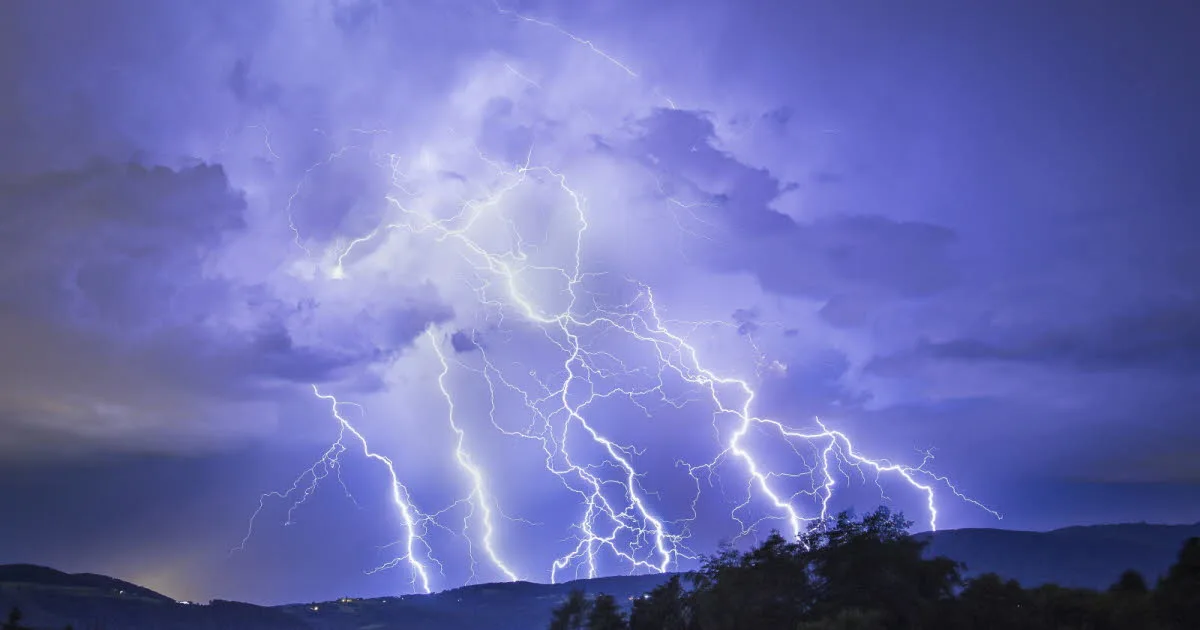Météo. Orages : 16 départements placés en vigilance orange ce lundi