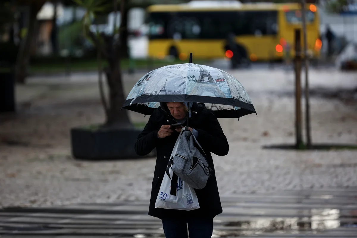 Chuva forte e trovoada marcam o dia no Norte e Centro, com descida das temperaturas