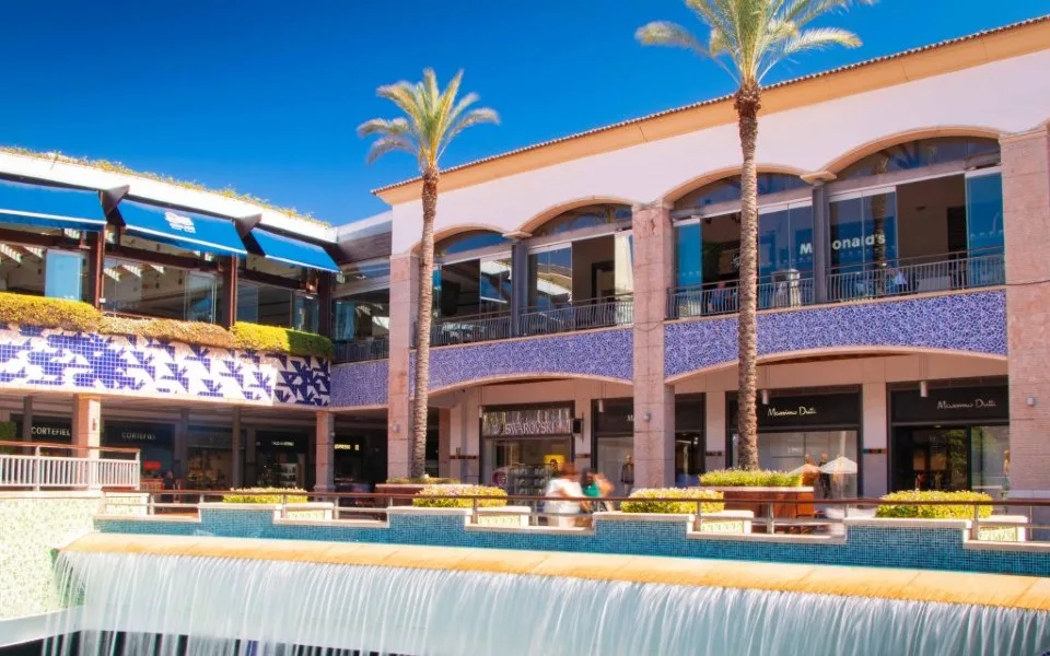 Commerzbank vende Forum Algarve por 130 milhões a grupo espanhol