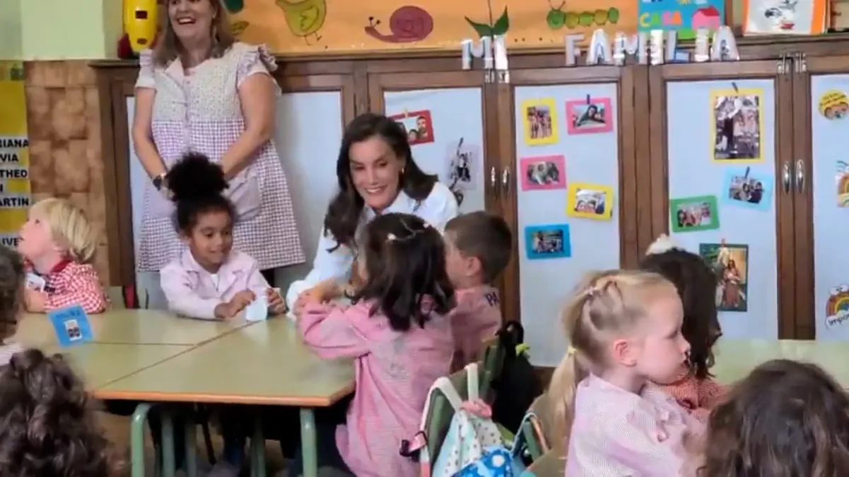 El tierno momento de la reina Letizia con una pequeña que le contó un secreto: "¡Me encanta!"