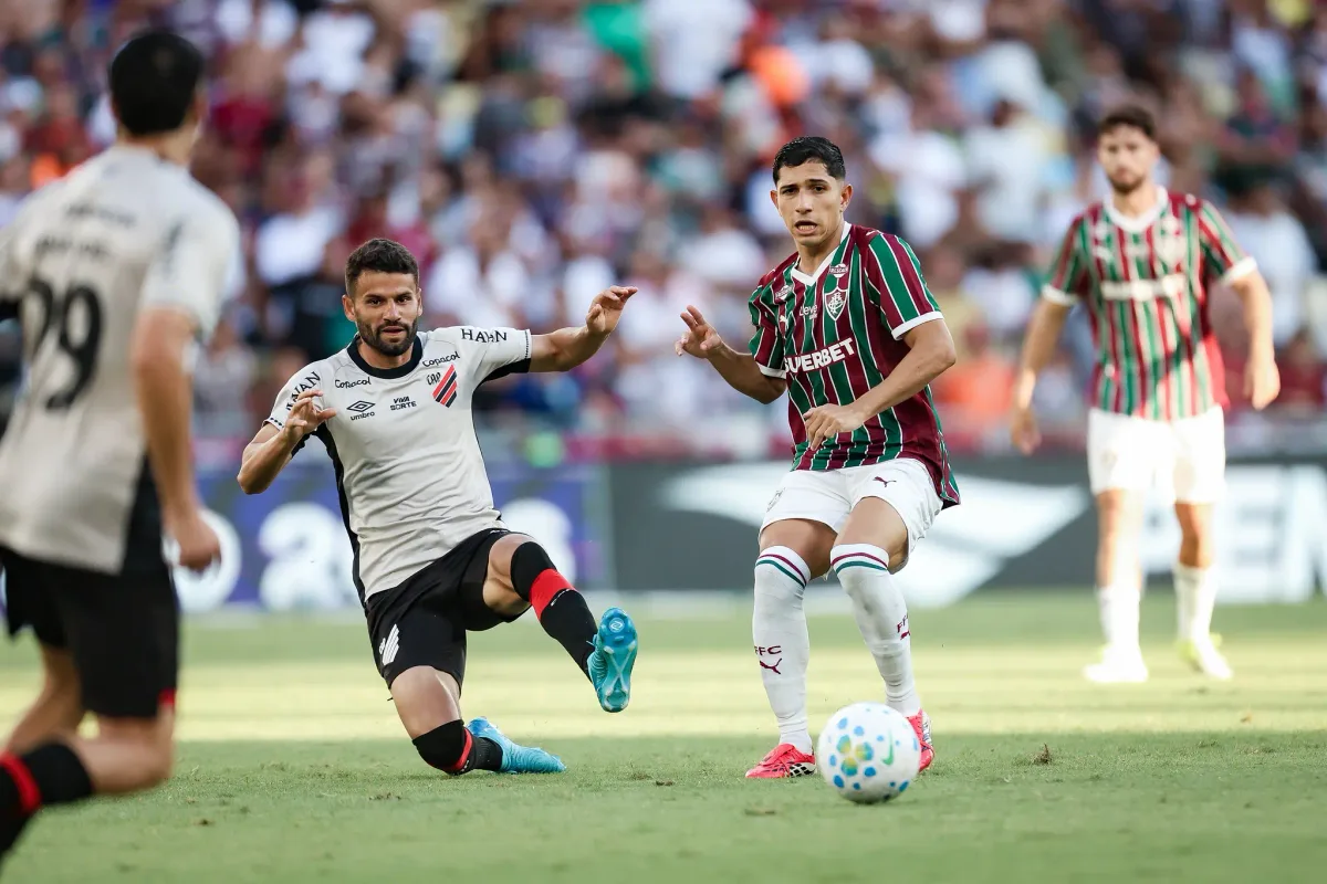 Athletico-PR x Fluminense pelo Brasileirão: onde assistir, estatísticas, histórico e prováveis escalações