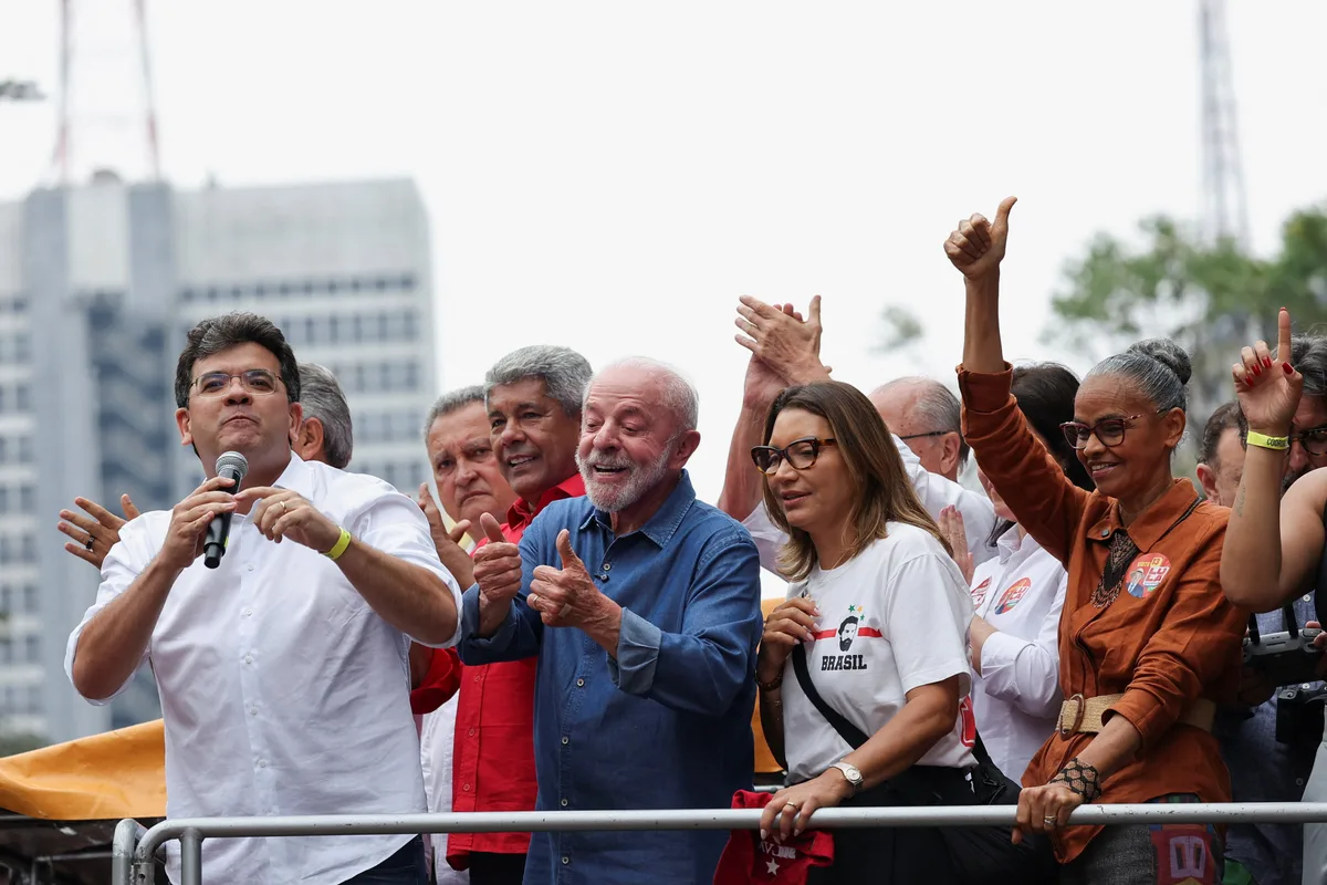 Lula da Silva pidió movilizar para el balotaje a los más de 30 millones de brasileños que no votaron en primera vuelta