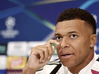 « Être comparé à ceux qui assassinent des gens… » : Mbappé agacé d’être représenté en dictateur sur les réseaux sociaux