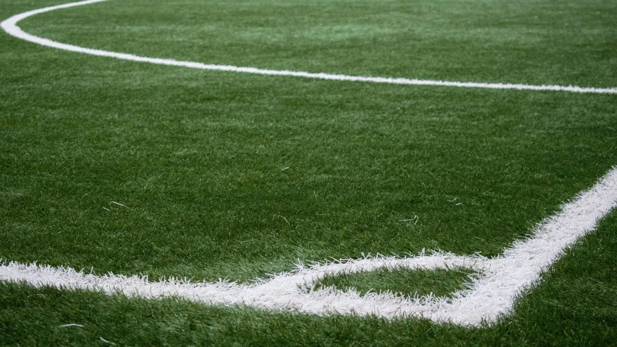 Que comecem as novas regras no futebol brasileiro: mais bola rolando, menos tempo perdido