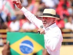 Wahlkampfauftakt in Brasilien: Lula und Bolsonaros Sohn werben um weibliche Wählerschaft