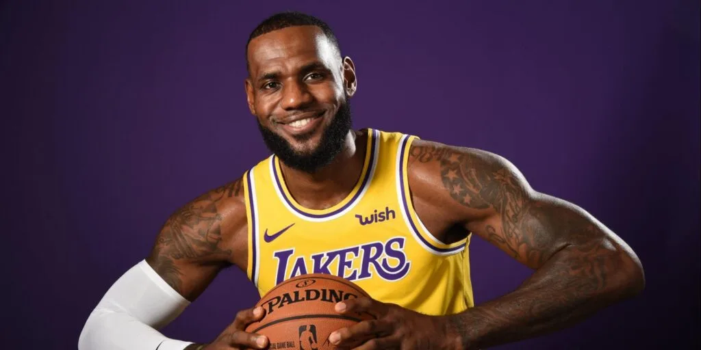 LeBron James escolhe Angola para a sua primeira visita a África