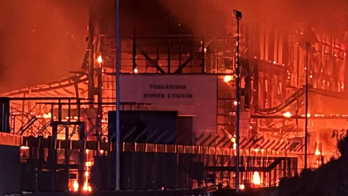 Massive fire tears through Tungatinah Power Station in Tasmania