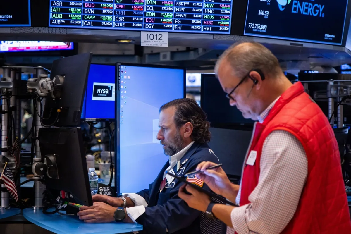 Riesgo país, petróleo y elecciones: los desafíos que enfrenta la Argentina y que definen el pulso del mercado