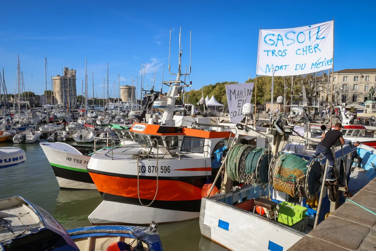 Crise des carburants : comment le gouvernement tente d’éviter une contestation sociale