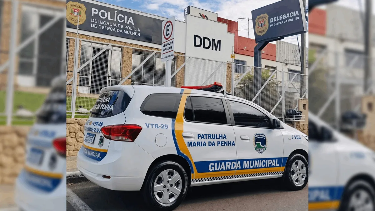 Mãe é presa após deixar filhos sozinhos aos cuidados de idoso com mobilidade reduzida em Botucatu