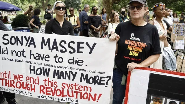 Morreu na prisão o ex-polícia condenado por por matar Sonya Massey