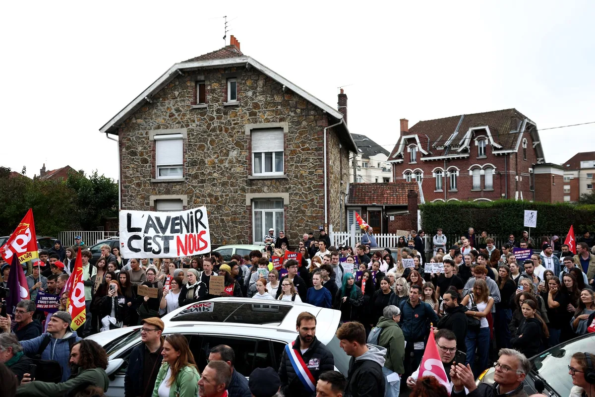 Après la mutilation d’Evan à Lens, ces associations dénoncent la « répression » du mouvement lycéen