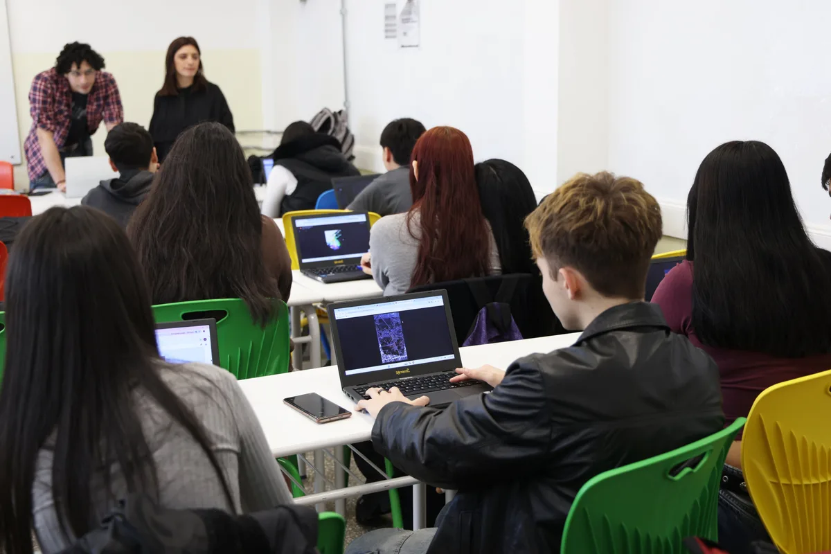 Solo 19 de cada 100 adolescentes argentinos de 15 años cursan la escuela en el año adecuado y con los aprendizajes esperados