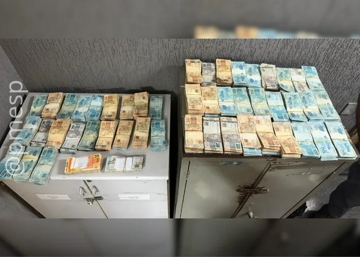 Quase R$ 500 mil dentro de caixa de chocolates: PM apreende dinheiro em Guarulhos