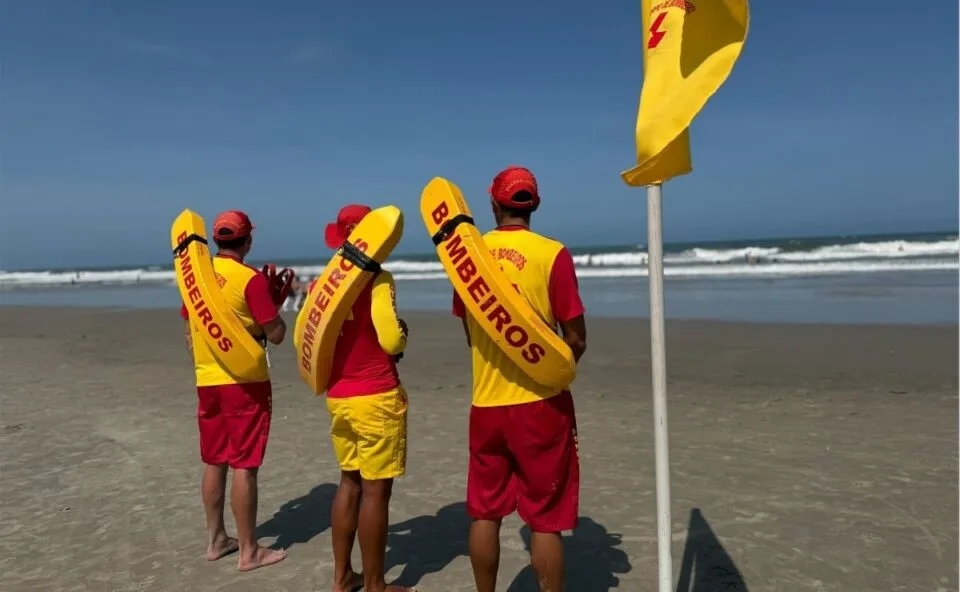 Corpo de Bombeiros abre 120 vagas para curso de guarda-vidas voluntário no Paraná; saiba como participar
