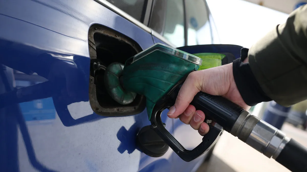 Gasolina sobe e gasóleo quase não mexe