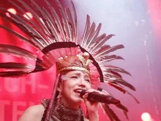 « Leurs vies sont souvent oubliées » : elle rappe en quechua pour raconter l’histoire et la culture de son pays