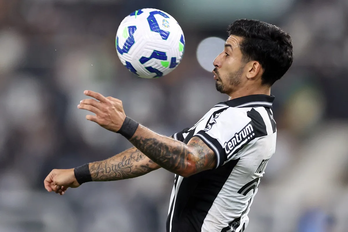Como fica a dívida do Botafogo com a MLS? Entenda a venda de Santi Rodríguez