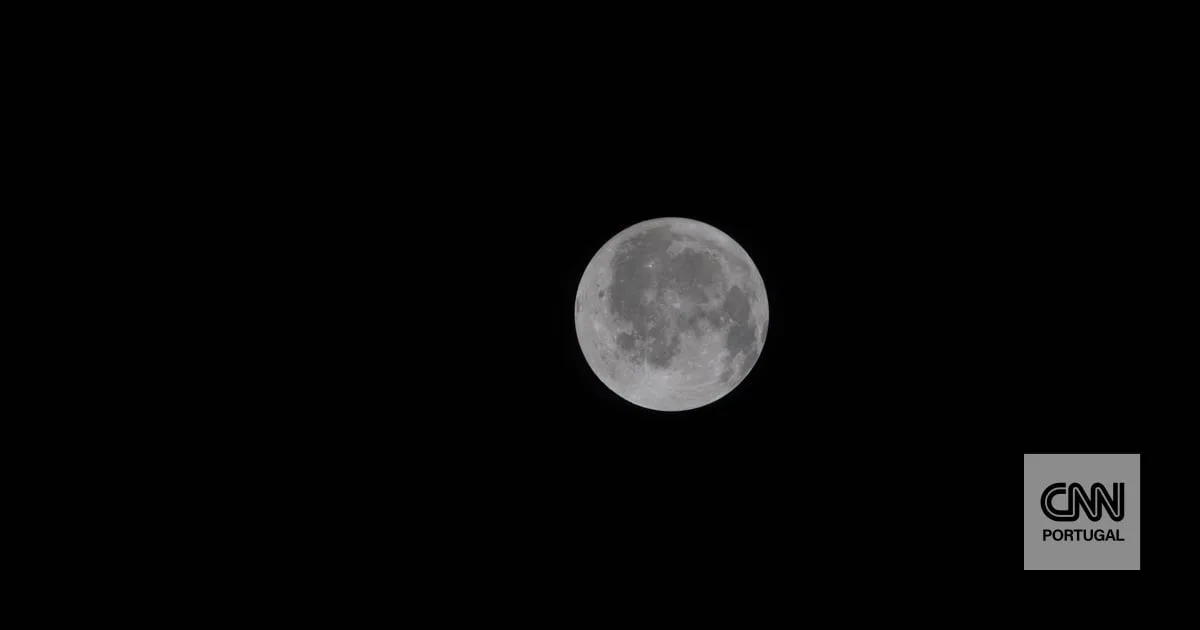 NASA encontra na Lua uma cratera gigante criada por um impacto em 2024