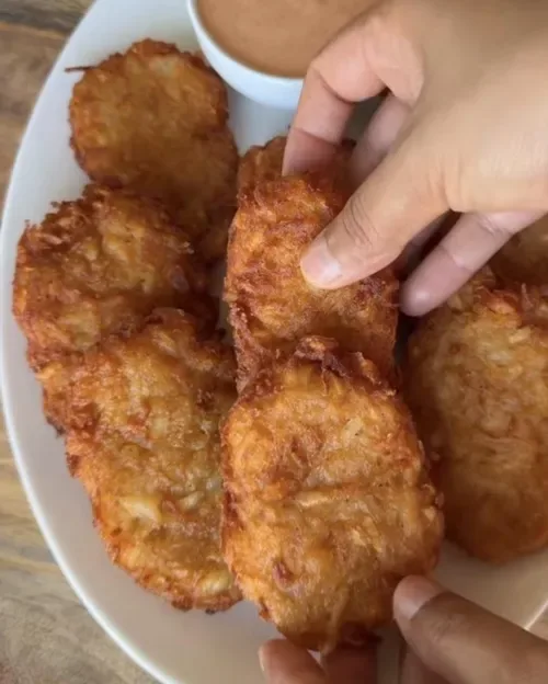 Crispy garlic Parmesan hash browns recipe for a golden, crunchy breakfast