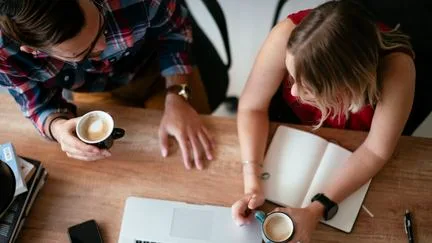 Négociation de salaire, dispute de couple, politique... Cinq exemples très concrets pour "parler avec panache" dans le quotidien