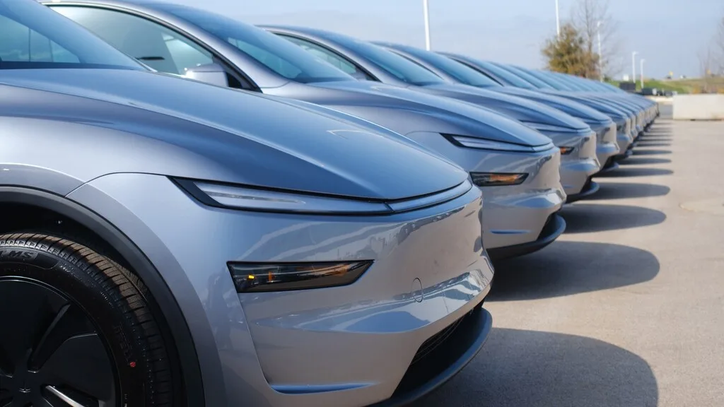 Mientras México compra Versa y Aveo, Colombia puso a un Tesla como el auto más vendido